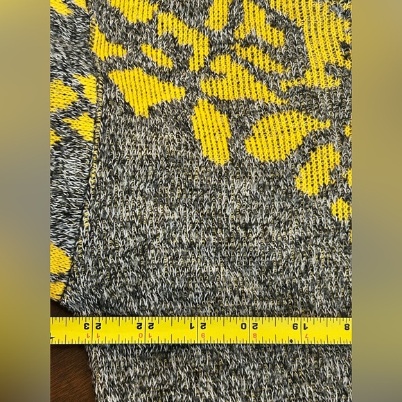 In Charge USA Vintage Leopard Jaguar Cheetah Figure Knit Sweater, Animal Print - Picture 6 of 12